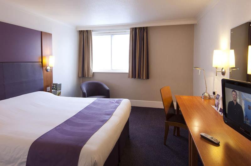 Premier Inn Crewe Nantwich Exterior photo