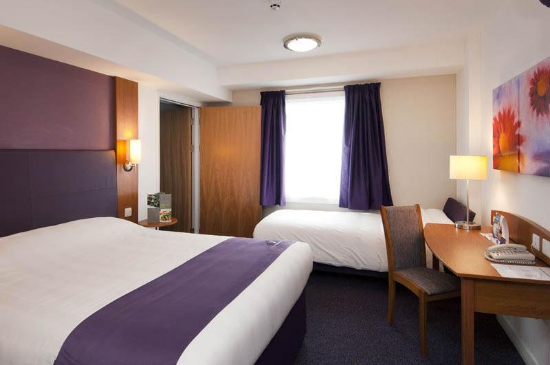Premier Inn Crewe Nantwich Exterior photo