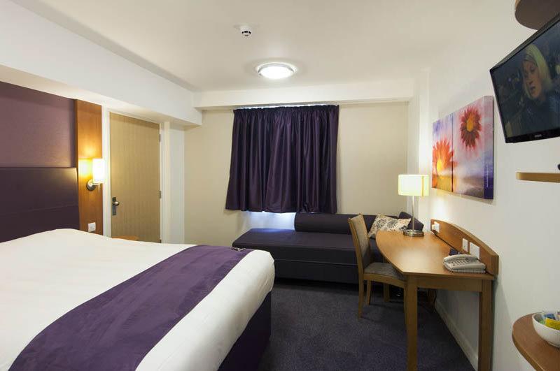 Premier Inn Crewe Nantwich Exterior photo
